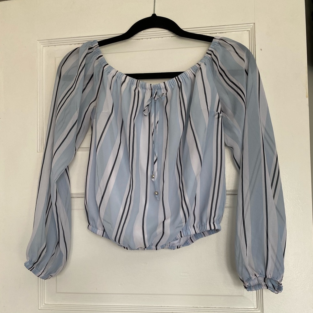 Guess cropped long sleeve mint condition